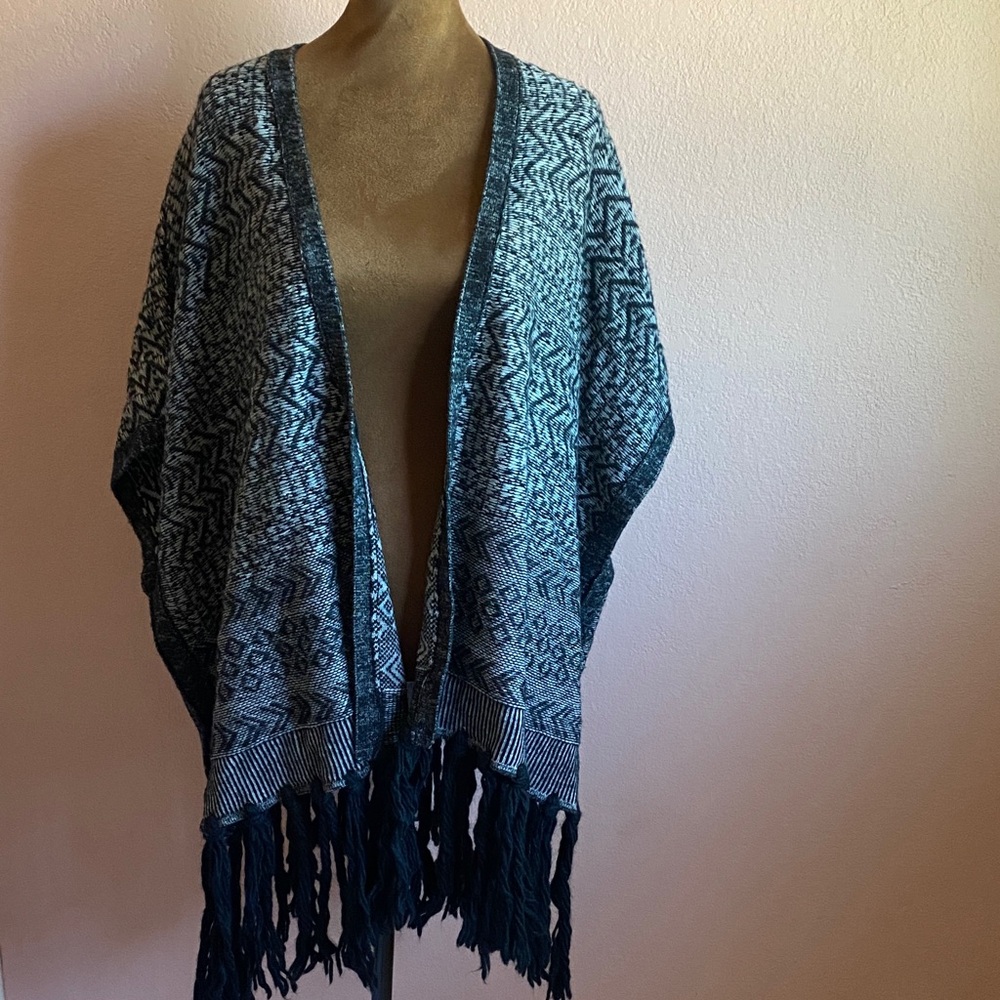 Banana Republic Black and Gray Patterned Poncho